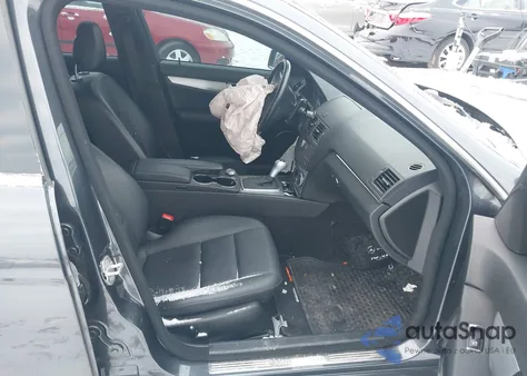 2010 Mercedes-Benz C 300 Luxury 4Matic/Sport 4Matic z USA, uszkodzony, nr VIN WDDGF8BB0AF497727